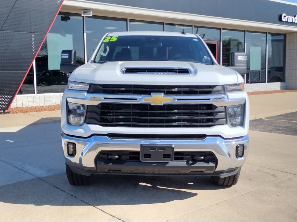 Used 2025 Chevrolet Silverado 2500 LT w/ Convenience Package AWD/4WD image 11