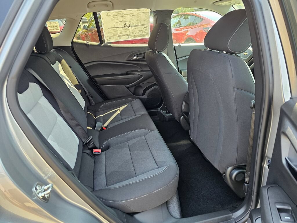New 2026 Chevrolet Trax LS w/ LS Convenience Package FWD image 26