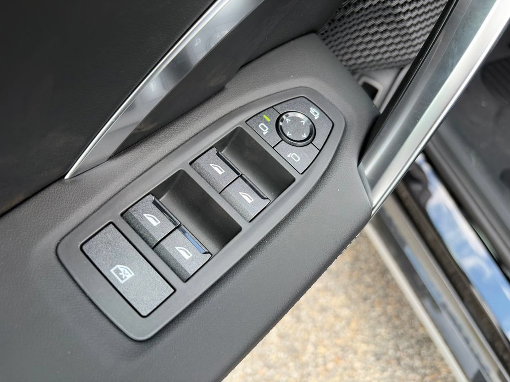 New 2026 BMW X1 xDrive28i w/ Technology Package AWD/4WD image 17