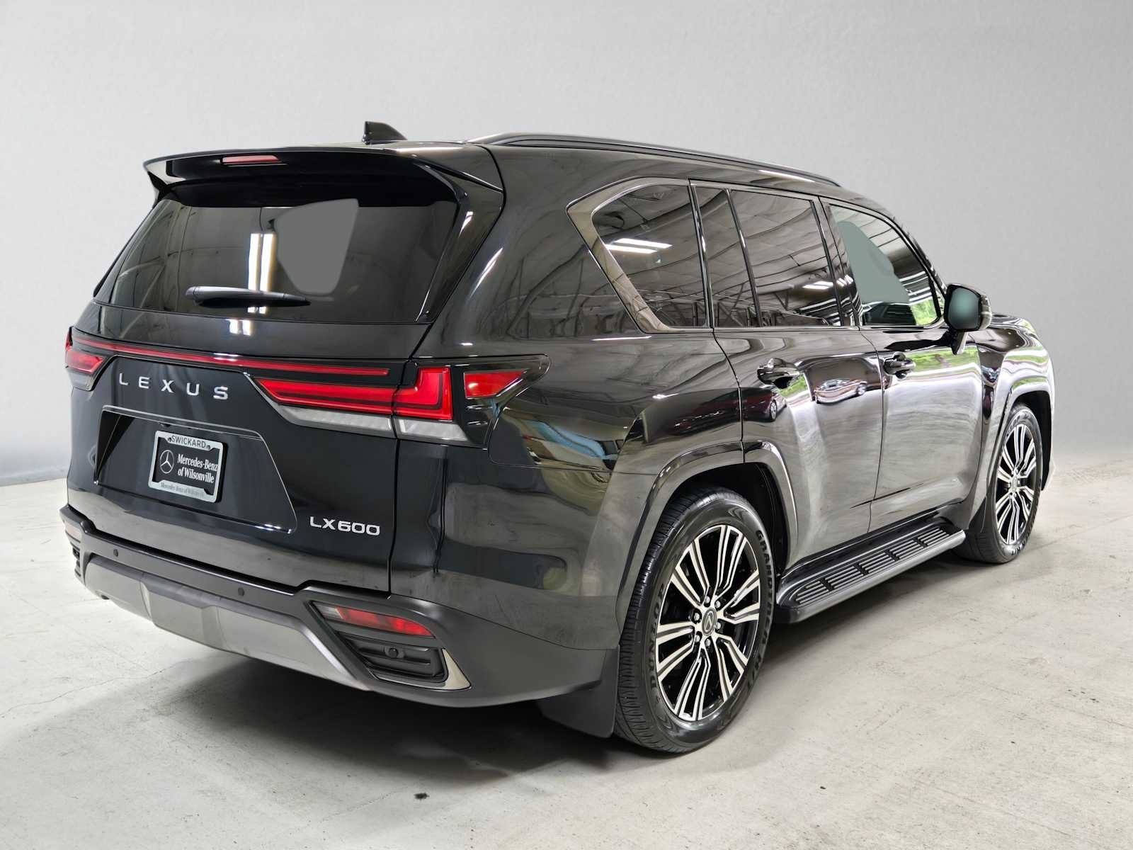 Used 2026 Lexus LX 600 4WD w/ Appearance Package image 3