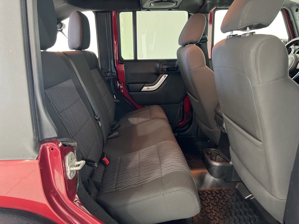 Used 2012 Jeep Wrangler Unlimited Rubicon w/ Connectivity Group image 19