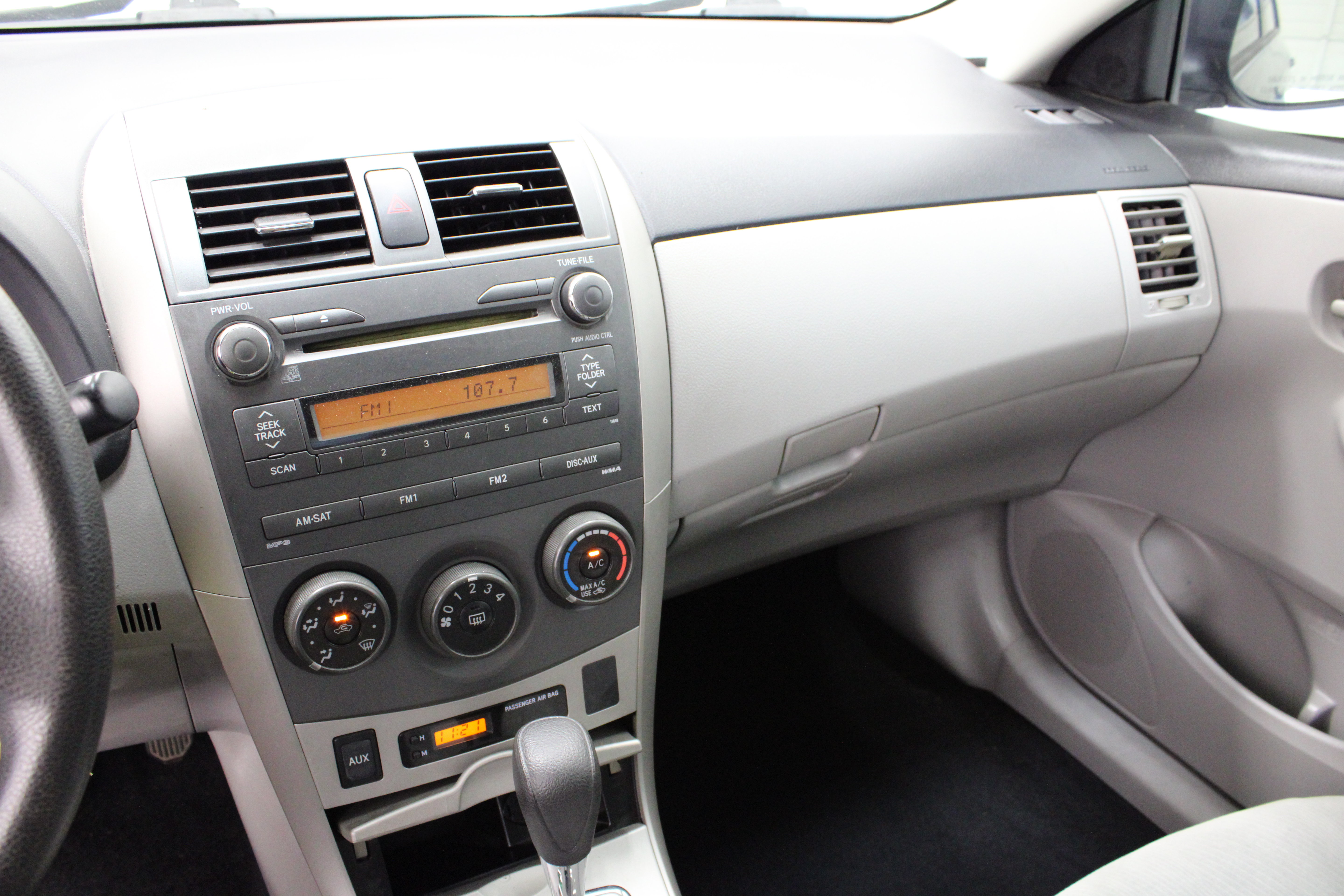 Used 2011 Toyota Corolla LE FWD image 15