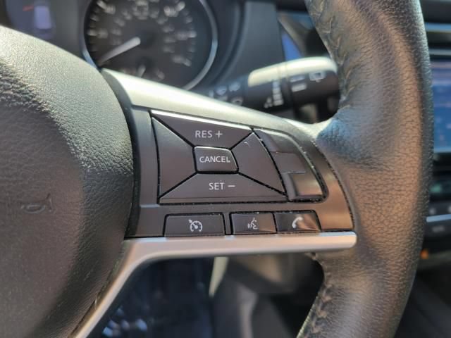 Used 2020 Nissan Rogue S FWD image 23