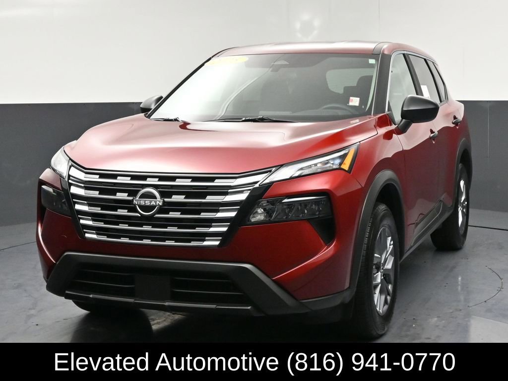 Used 2025 Nissan Rogue S image 3