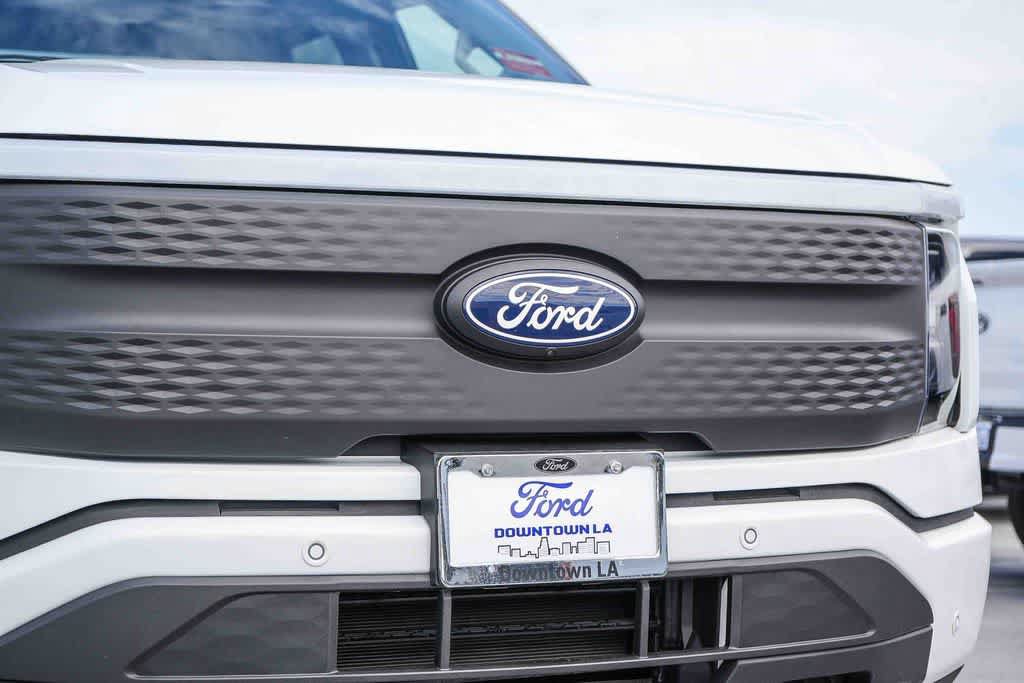 Used 2025 Ford F150 Lightning Flash AWD/4WD image 5