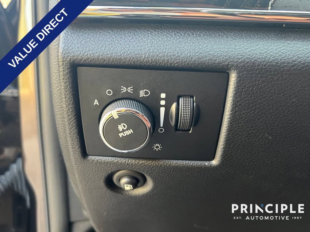 Used 2012 Jeep Grand Cherokee Overland Summit RWD image 17