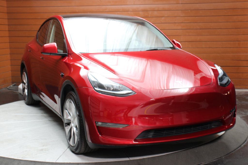 Used 2024 Tesla Model Y Long Range AWD/4WD image 11