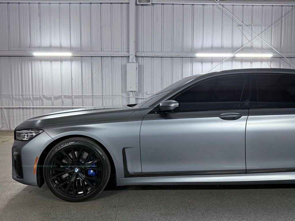Used 2022 BMW 750i xDrive w/ Luxury Rear Seating Package image 12