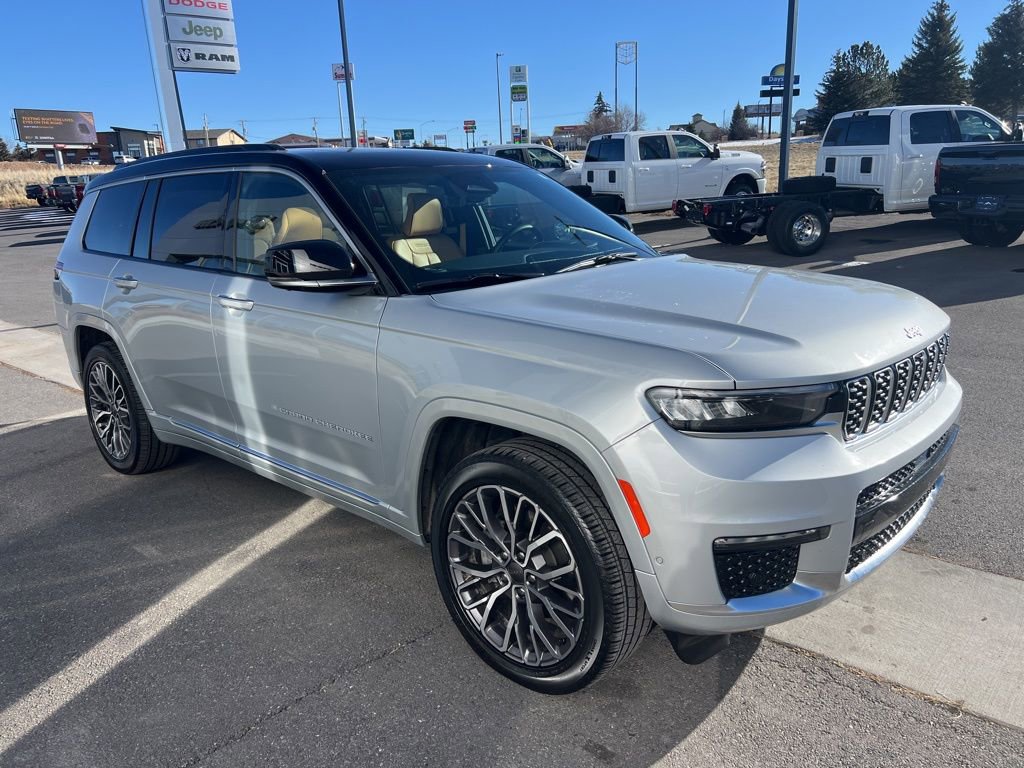 Used 2024 Jeep Grand Cherokee L Summit AWD/4WD image 8