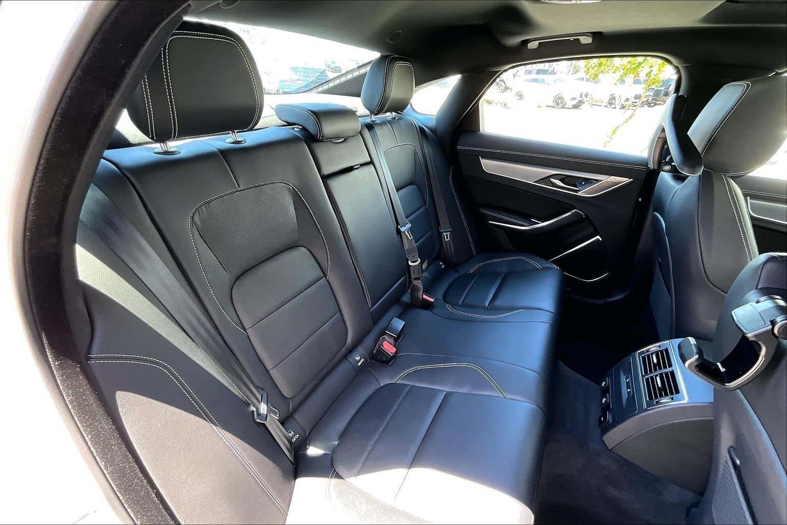 Used 2024 Jaguar XF R-Dynamic SE AWD/4WD image 26