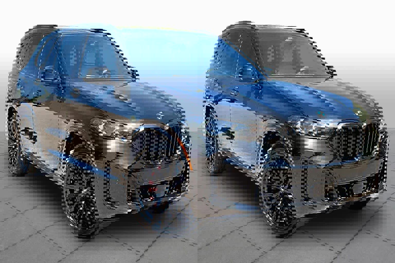 Used 2026 BMW X5 sDrive40i w/ M Sport Package RWD image 2