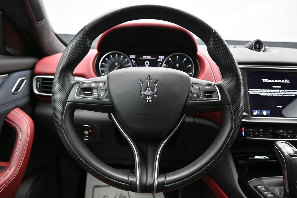 Used 2023 Maserati Levante GT AWD/4WD image 16