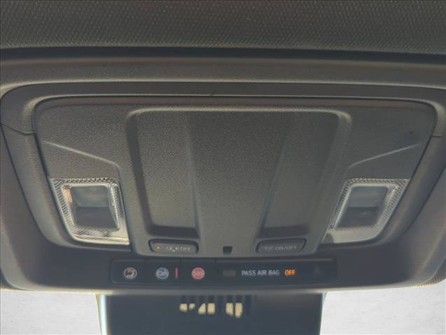 Used 2023 GMC Sierra 1500 SLT w/ SLT Premium Package RWD image 19