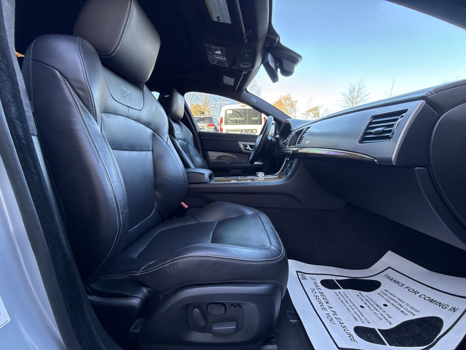 Used 2013 Jaguar XF R image 27