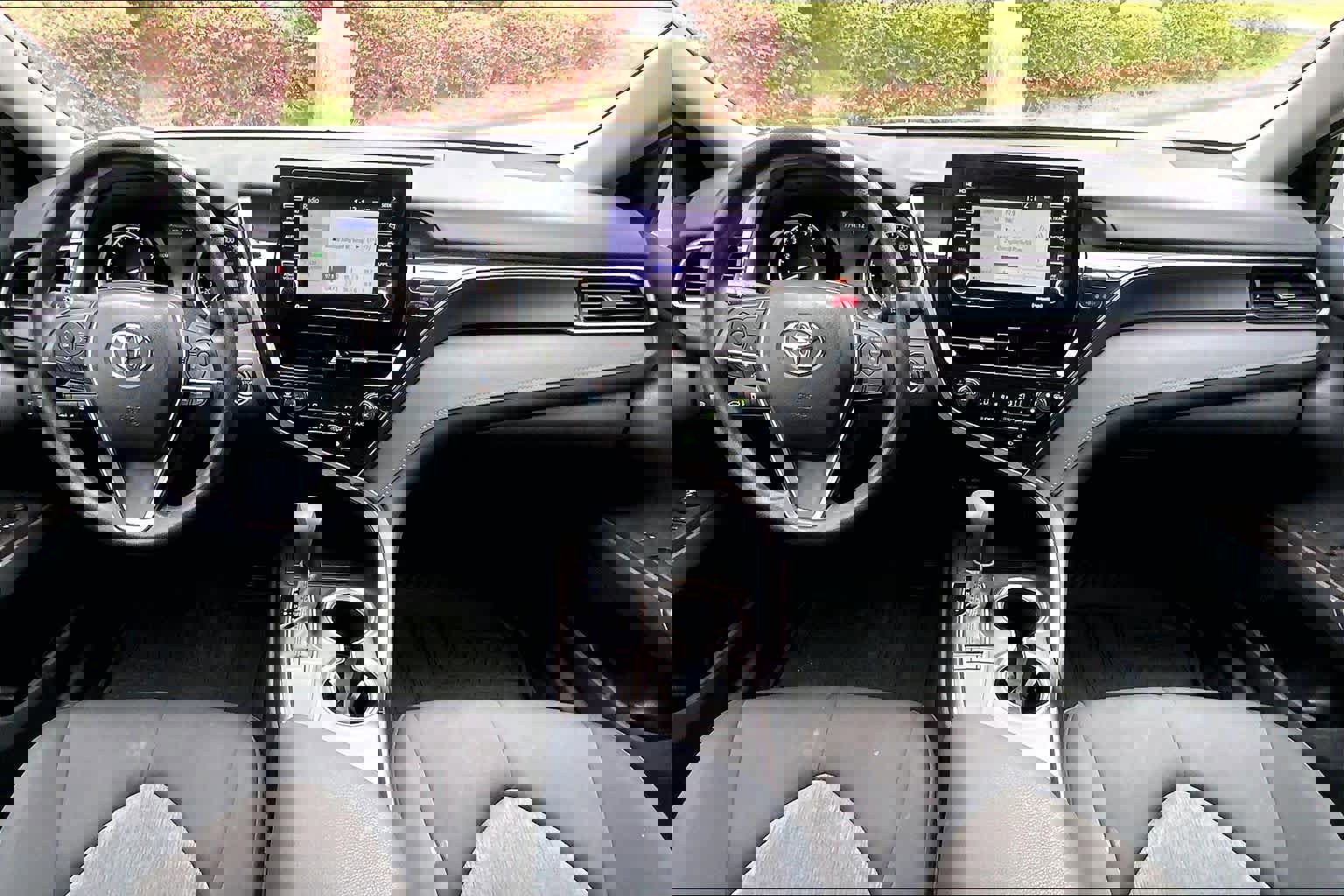 Used 2024 Toyota Camry LE w/ Convenience Package image 16