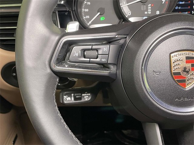 Certified 2025 Porsche Macan image 41