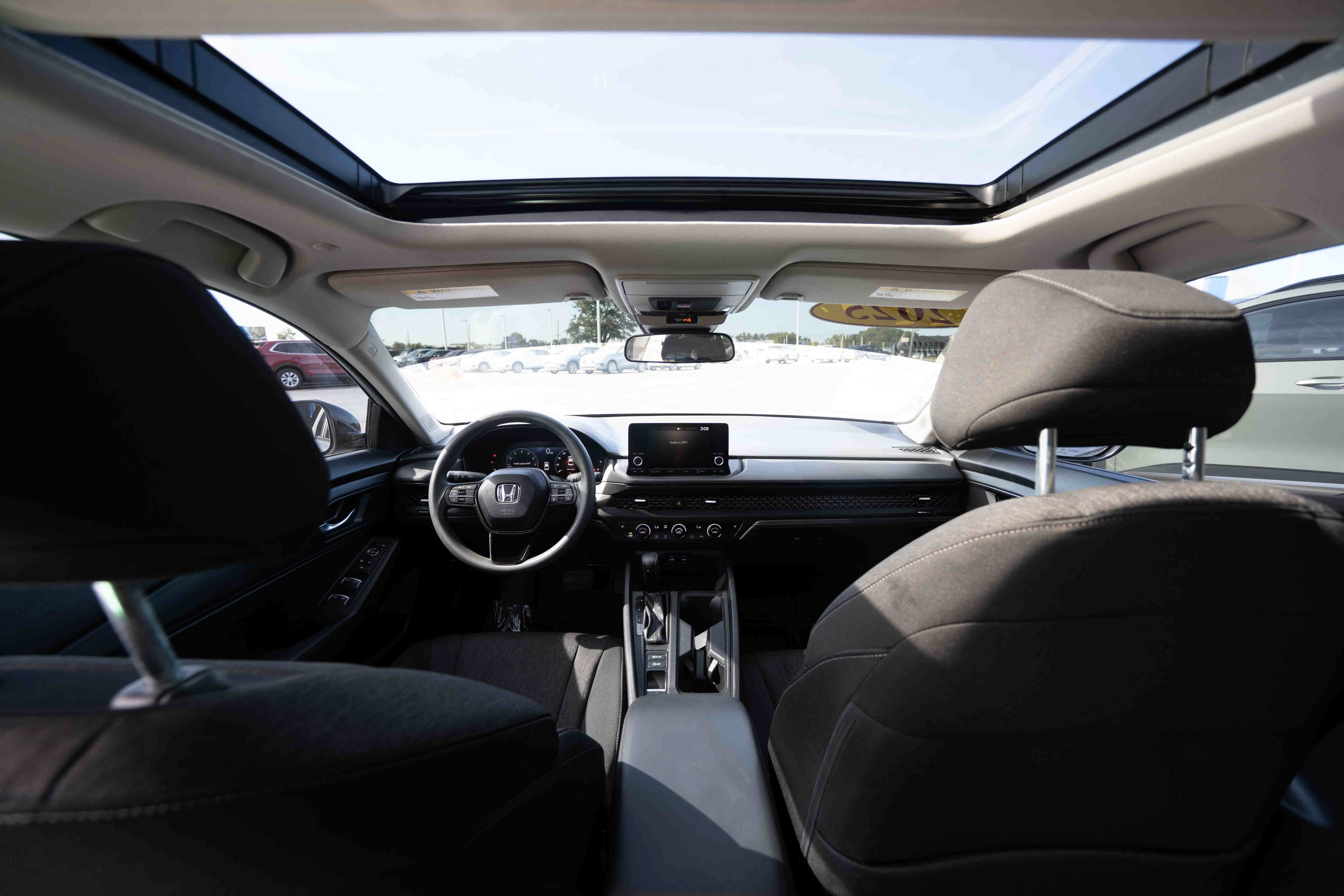 Used 2025 Honda Accord SE image 19