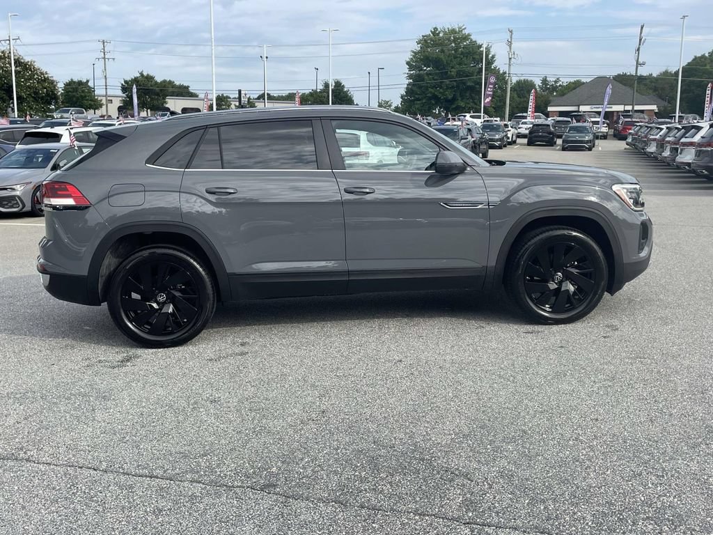 New 2026 Volkswagen Atlas Cross Sport SE FWD image 7