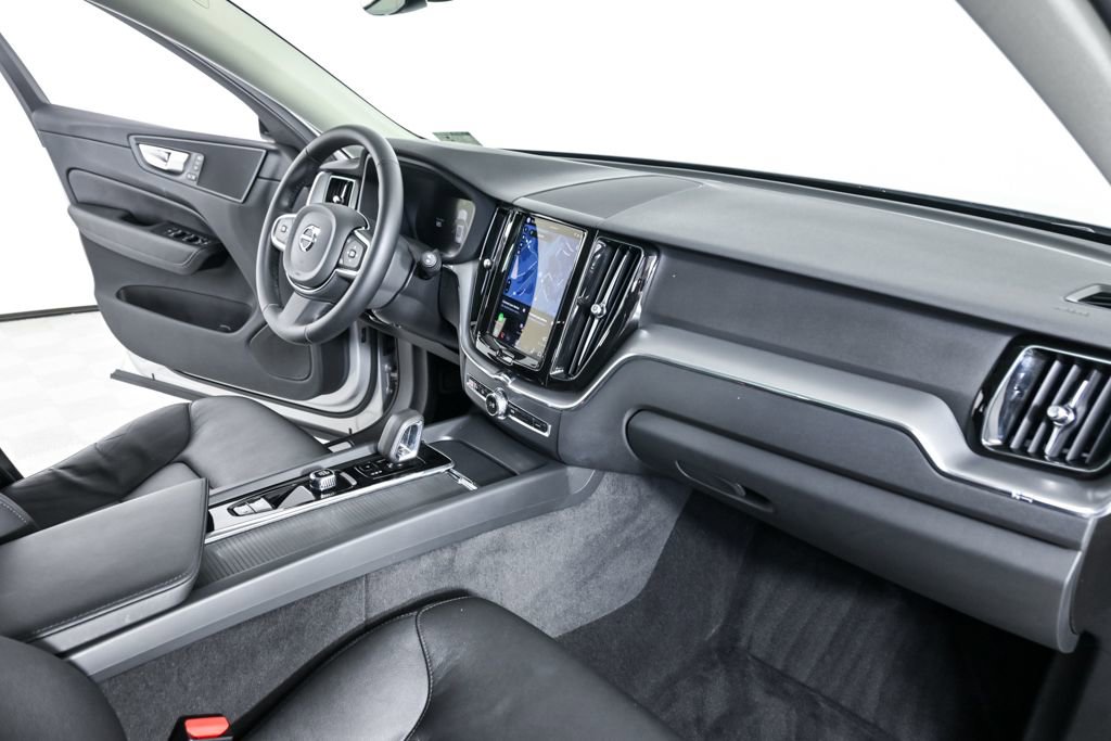 Certified 2024 Volvo XC60 B5 Core w/ Protection Package Premier AWD/4WD image 25