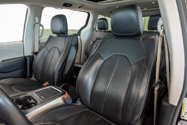 Used 2019 Chrysler Pacifica Limited FWD image 9