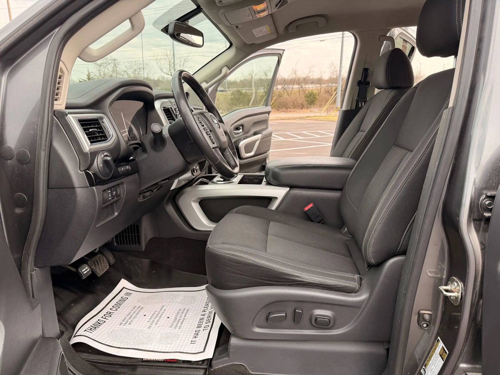 Used 2019 Nissan Titan SV w/ SV Convenience Package image 29