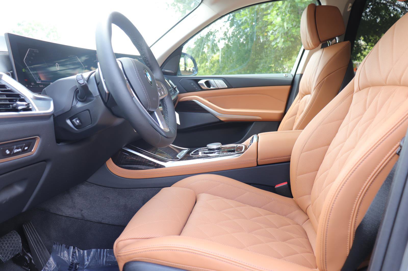 New 2026 BMW X7 xDrive40i w/ Premium Package image 12