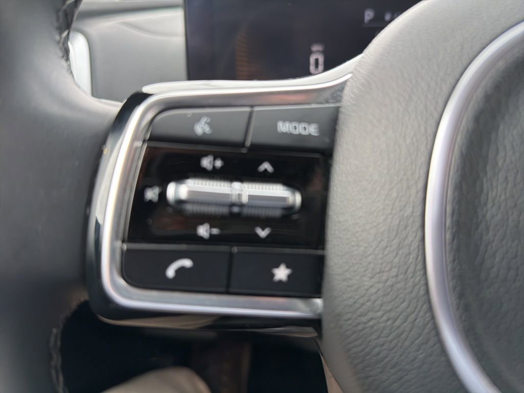 Used 2024 Kia Sorento S image 22