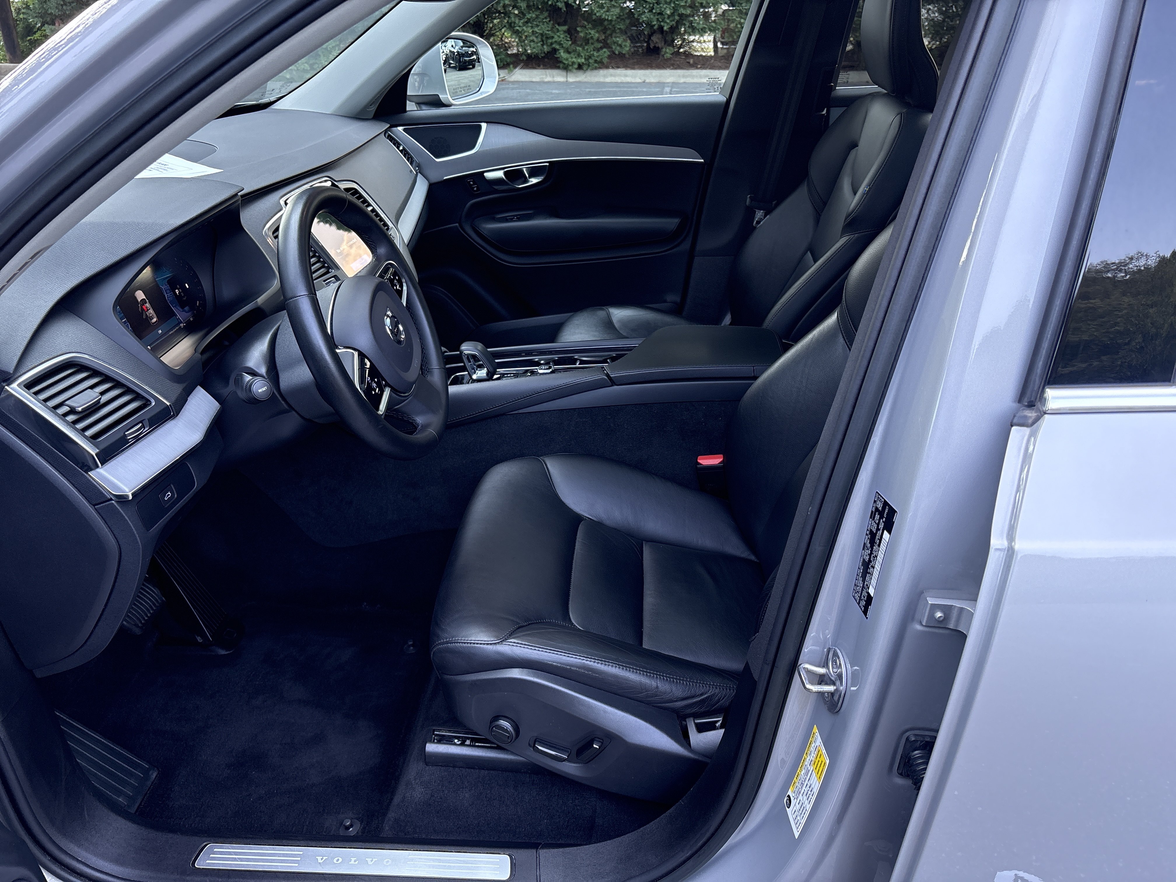 Used 2023 Volvo XC90 B5 Core w/ Protection Package Premier AWD/4WD image 11