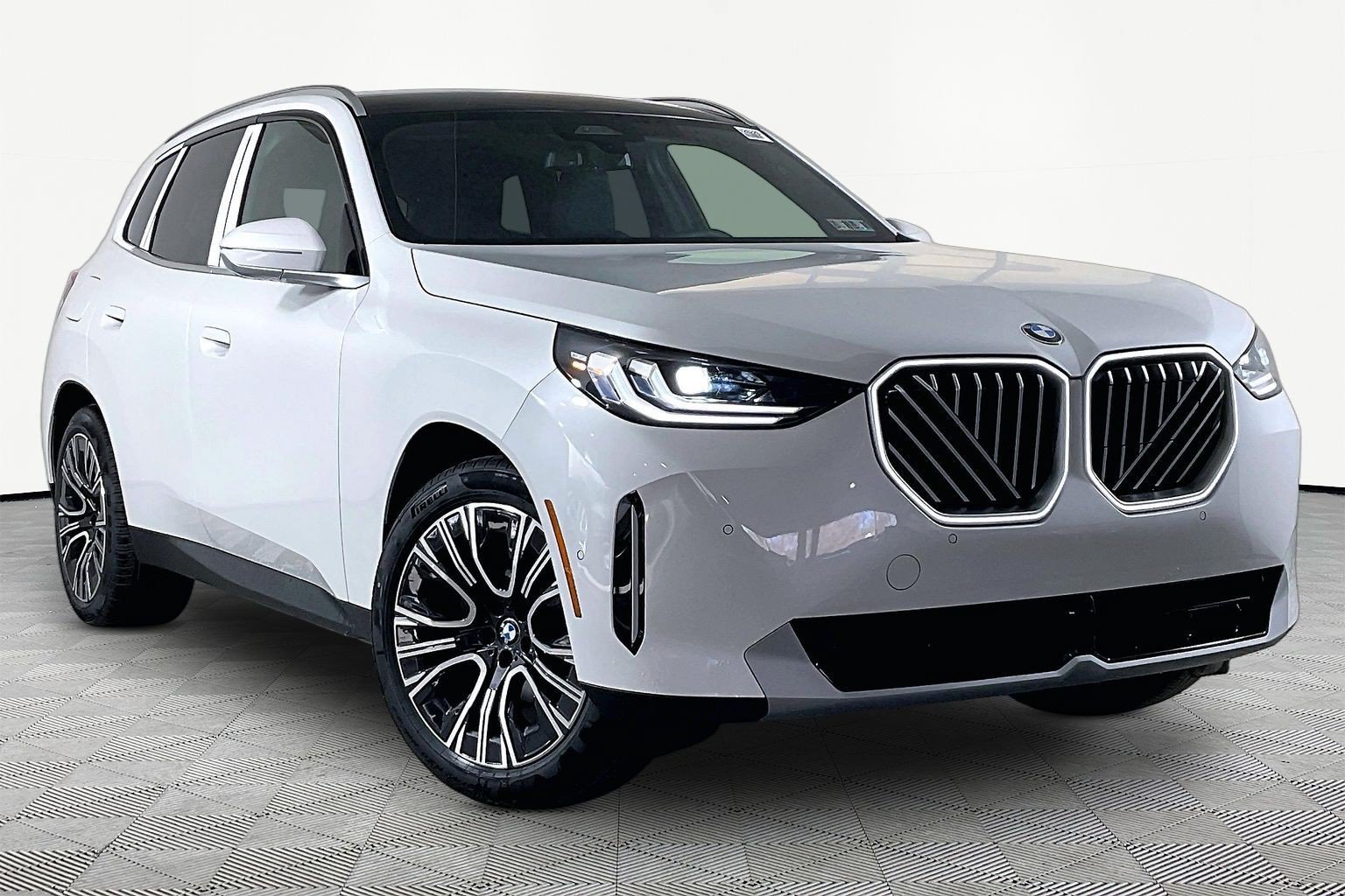 Certified 2026 BMW X3 xDrive30i w/ Convenience Package AWD/4WD image 2