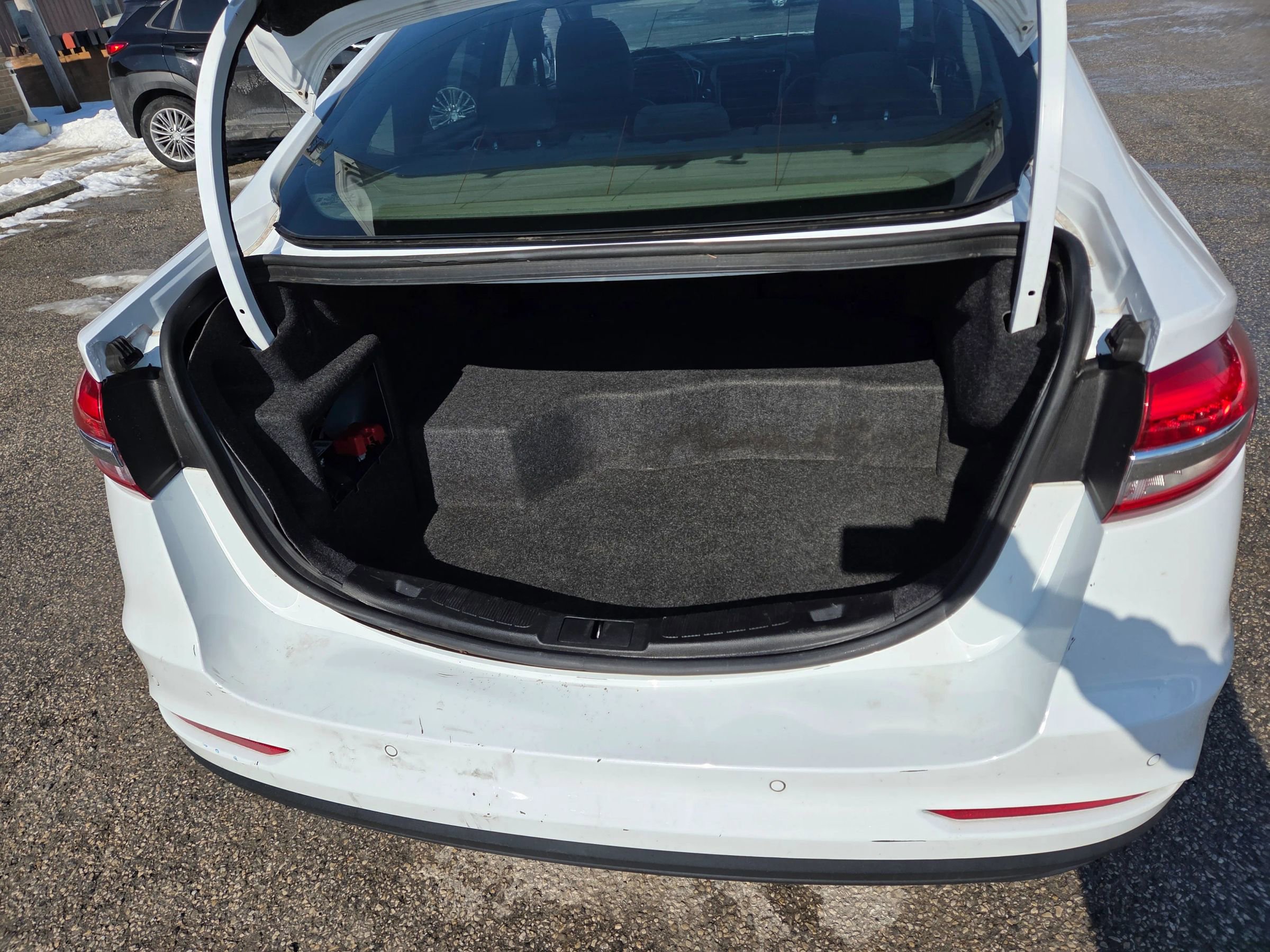 Used 2019 Ford Fusion SE image 16