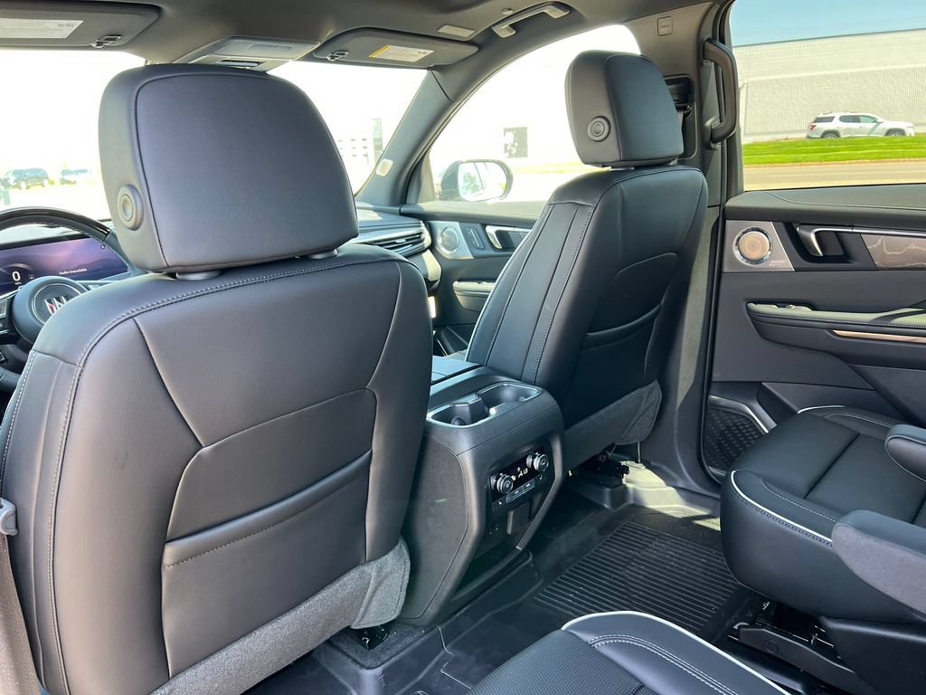 New 2026 Buick Enclave Avenir w/ Super Cruise Package AWD/4WD image 42