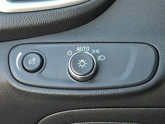 Used 2022 Chevrolet Trax LS w/ Tint and Cruise Package image 26