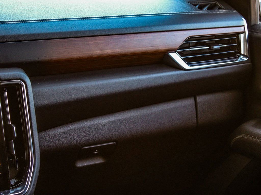 Used 2025 GMC Yukon Denali image 17