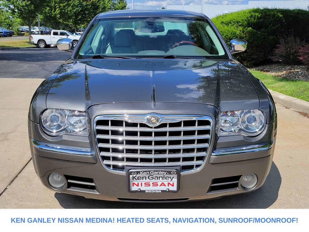 Used 2009 Chrysler 300 C RWD image 8