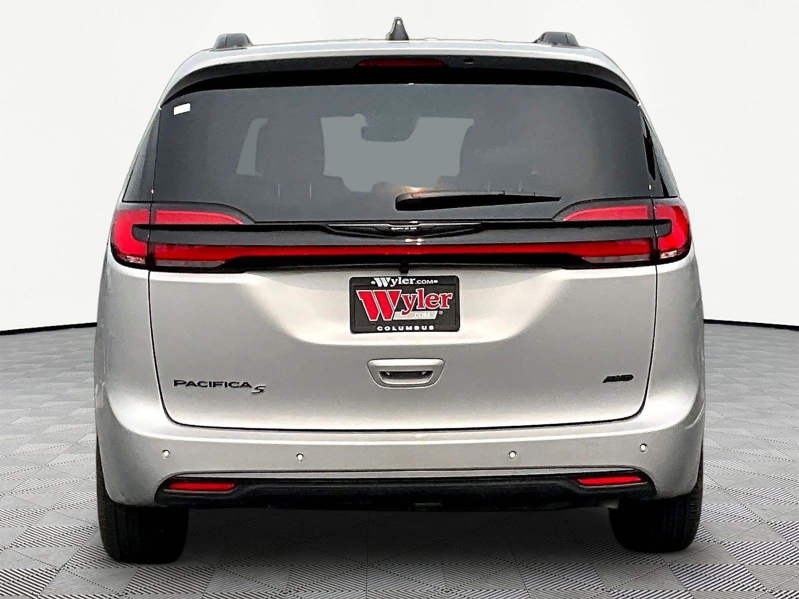 Used 2026 Chrysler Pacifica Select w/ S Appearance Package AWD/4WD image 5