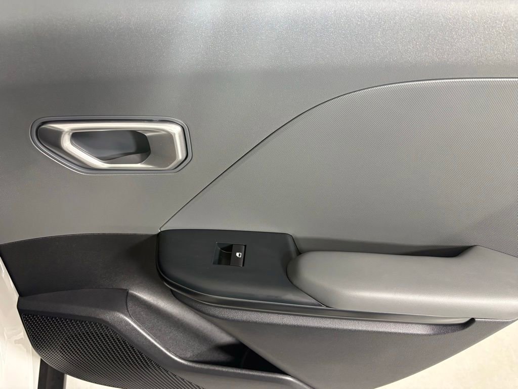 New 2026 Kia K4 LXS image 15
