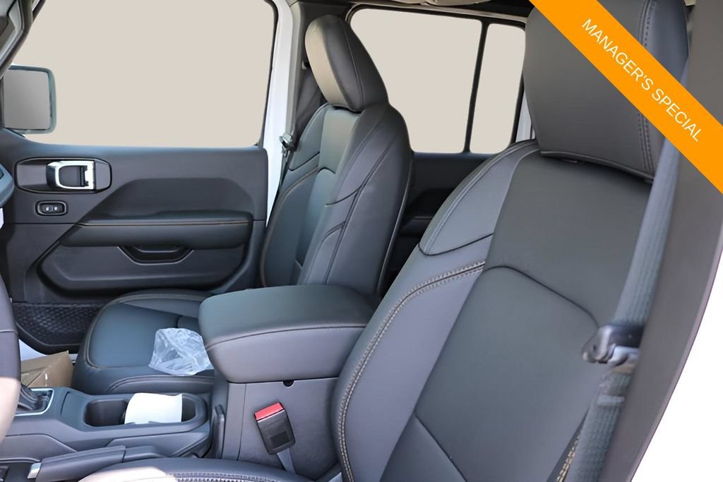 New 2025 Jeep Wrangler Unlimited Sahara AWD/4WD image 12