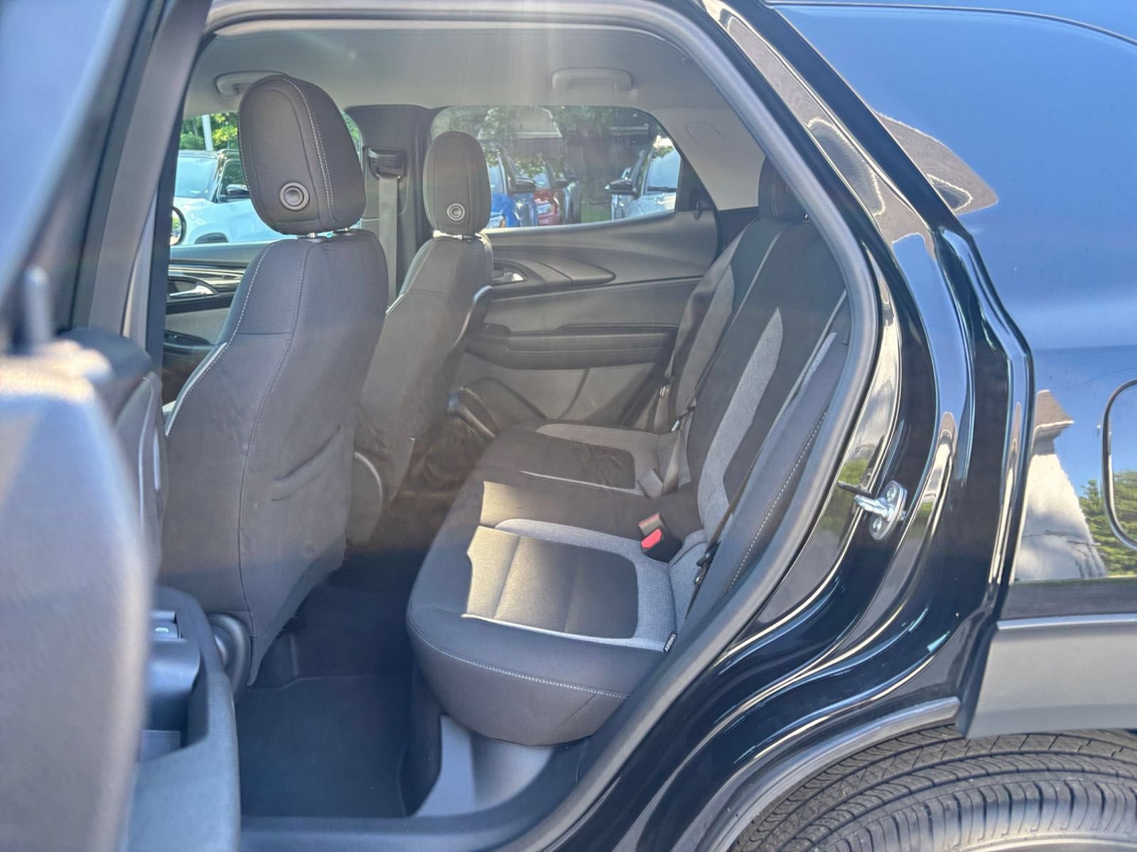 Used 2025 Chevrolet TrailBlazer LT AWD/4WD image 24