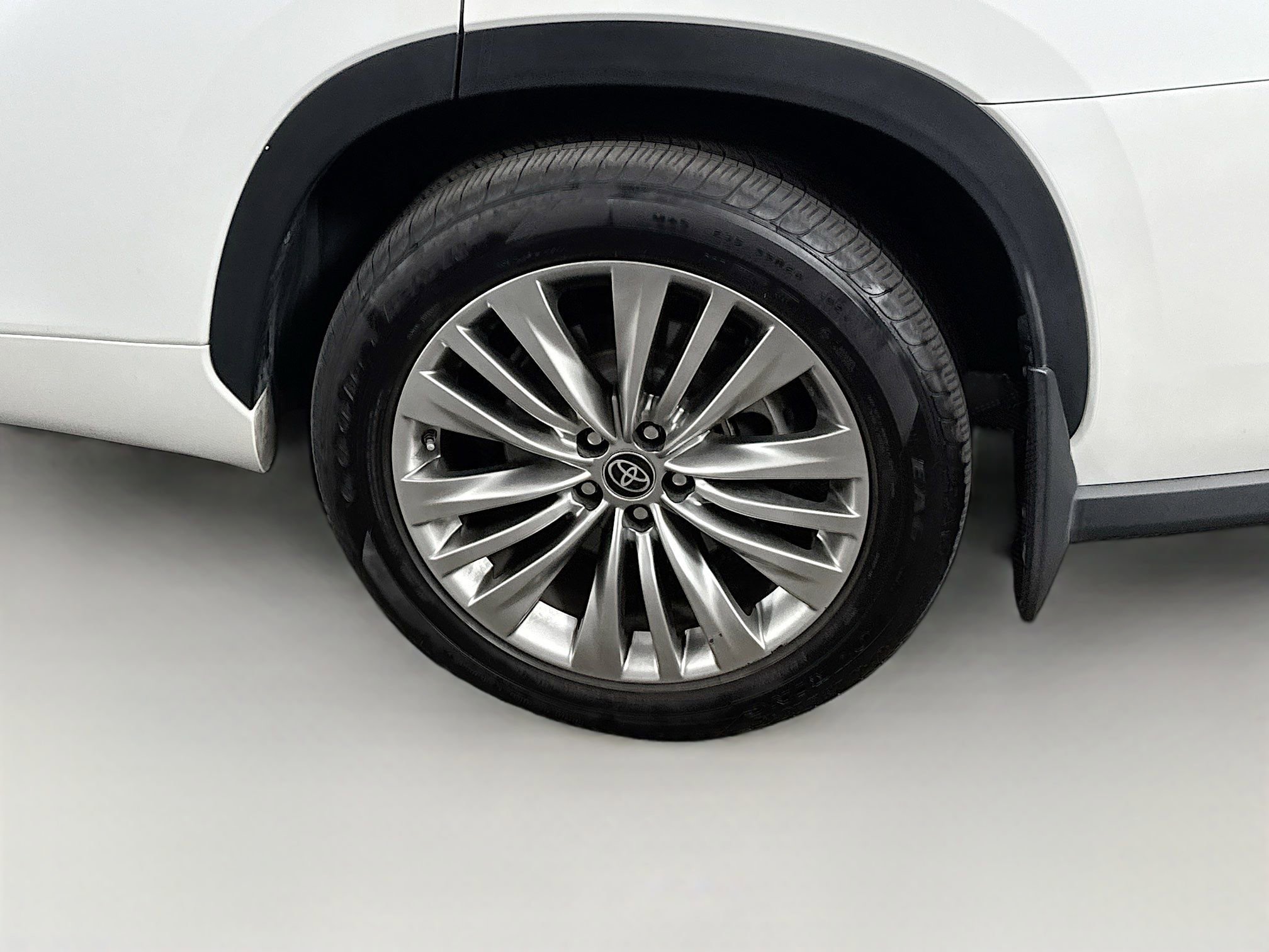 Used 2023 Toyota Highlander Platinum AWD/4WD image 9