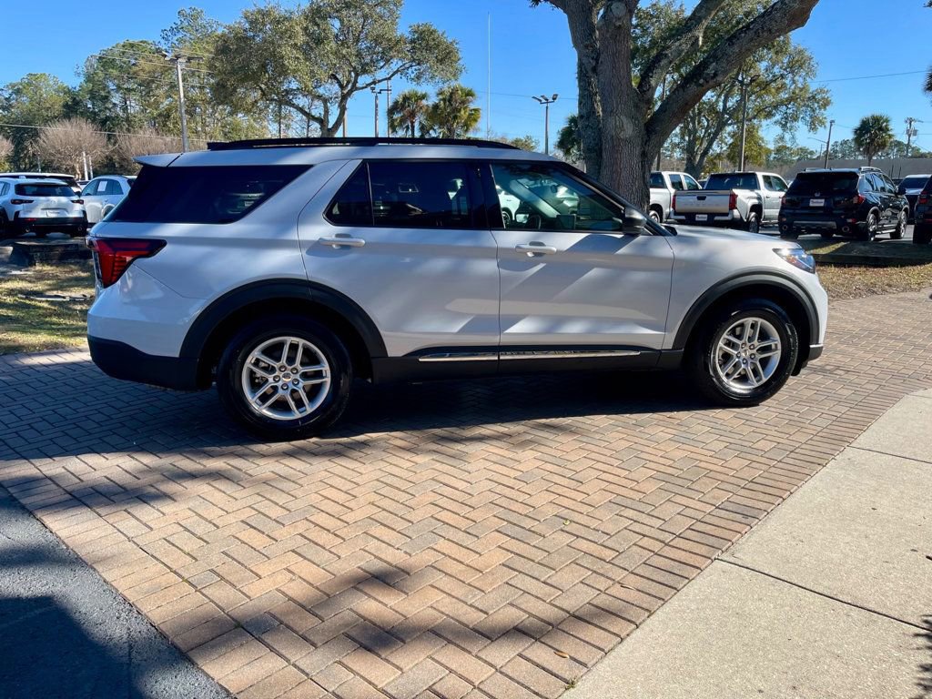 Used 2025 Ford Explorer Active image 7