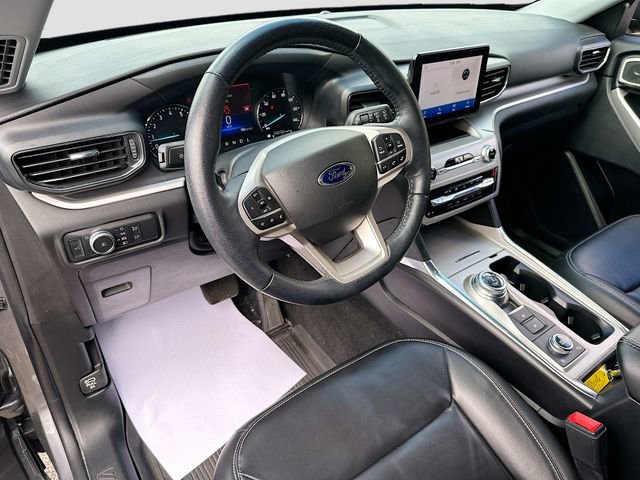Used 2022 Ford Explorer XLT w/ Equipment Group 202A AWD/4WD image 10