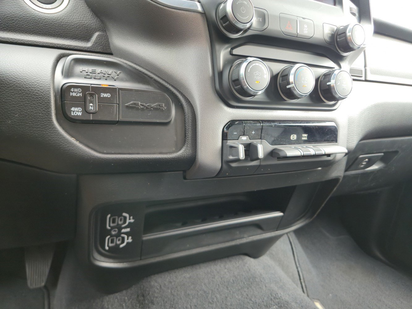 Used 2024 RAM 3500 Big Horn AWD/4WD image 10