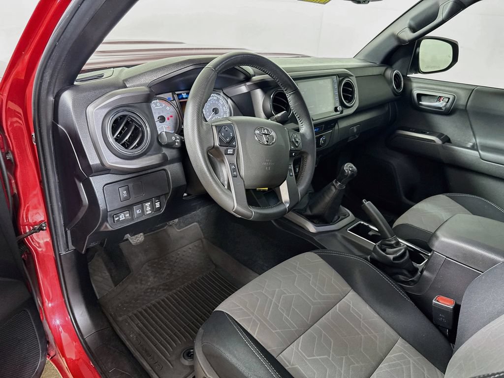 Used 2022 Toyota Tacoma TRD Sport w/ Technology Package AWD/4WD image 9