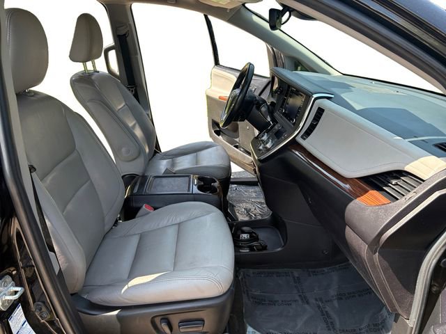 Used 2018 Toyota Sienna Limited Premium AWD/4WD image 11