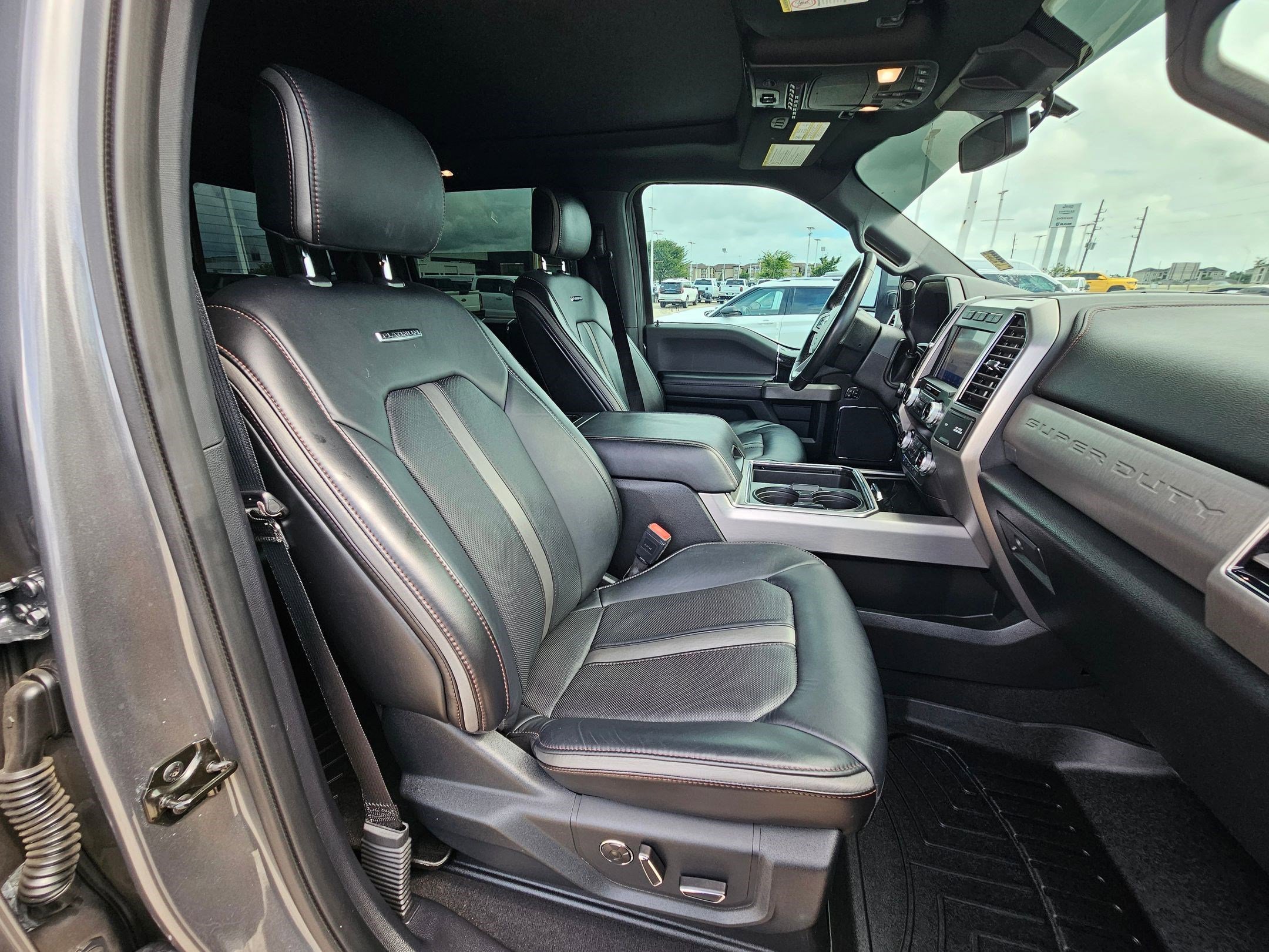 Used 2021 Ford F250 Platinum w/ FX4 Off-Road Package AWD/4WD image 31