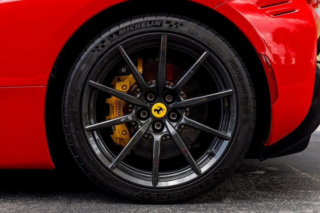 Used 2022 Ferrari SF90 Spider image 14