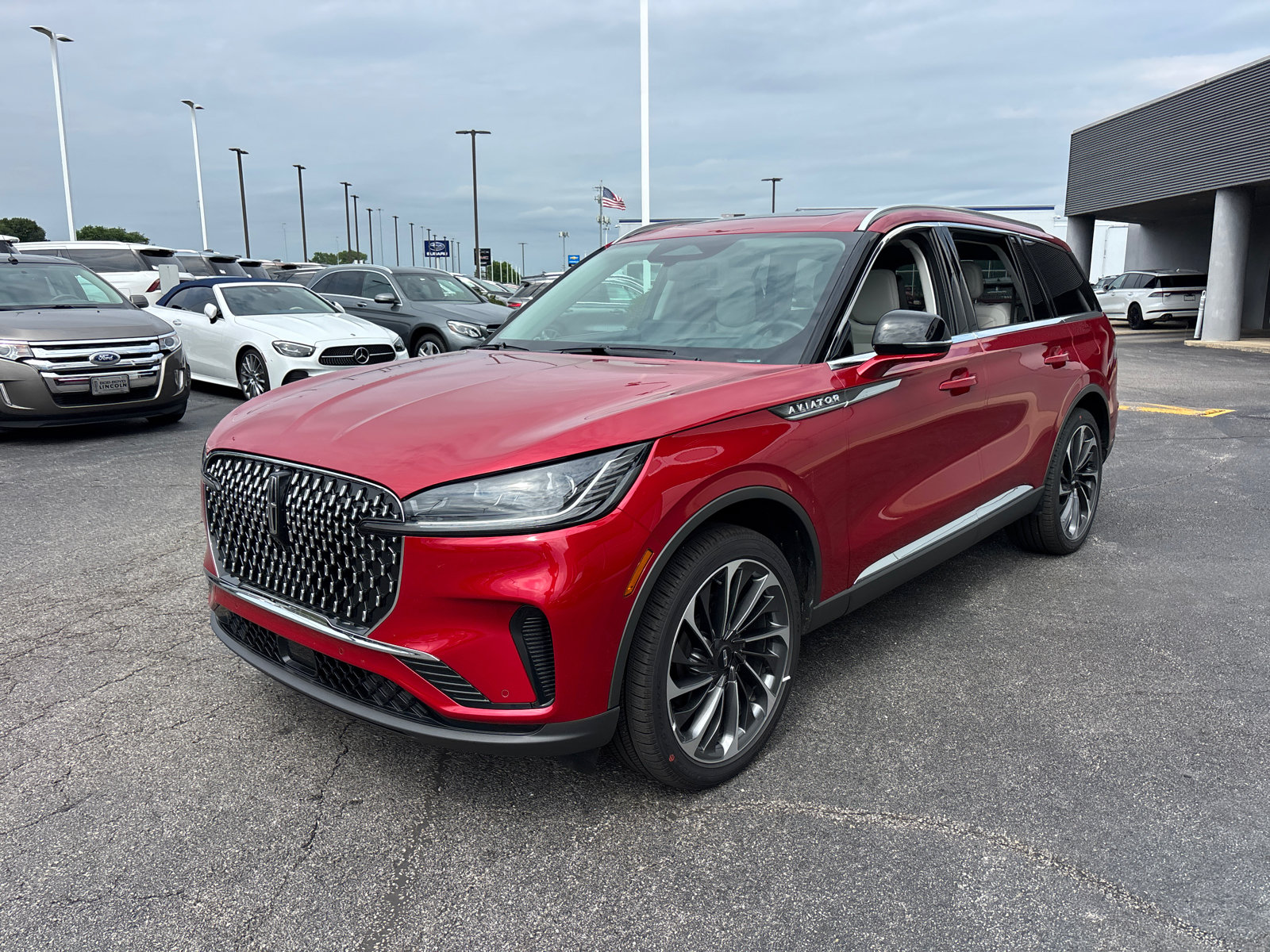 New 2026 Lincoln Aviator Reserve AWD/4WD image 3