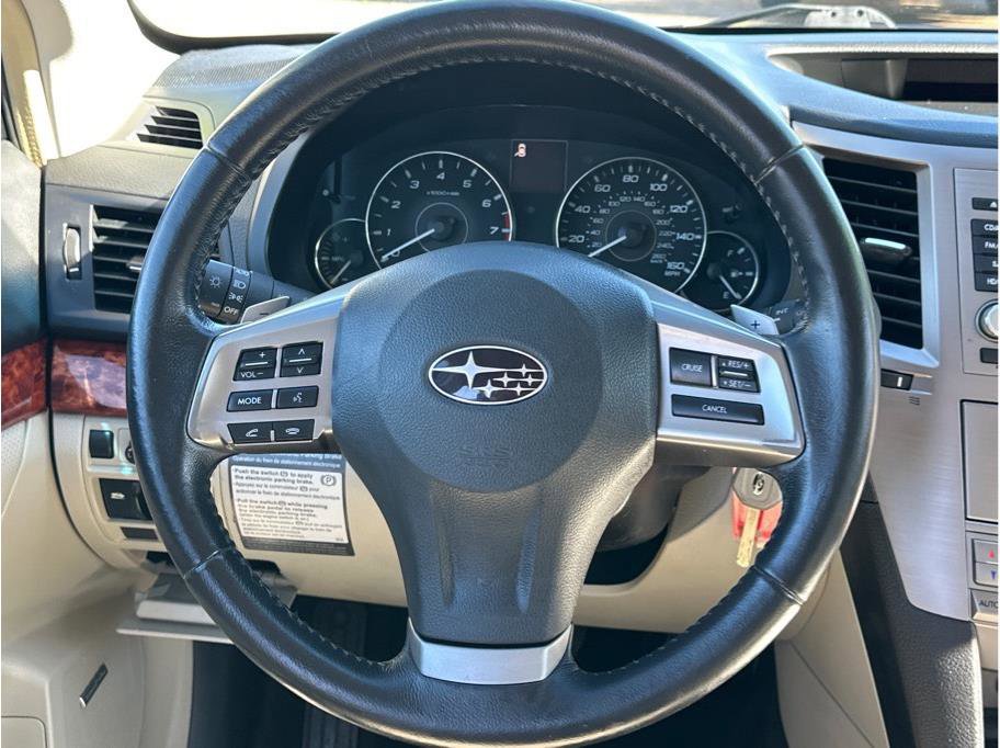 Used 2012 Subaru Outback 3.6R Limited w/ Moonroof Pkg image 16