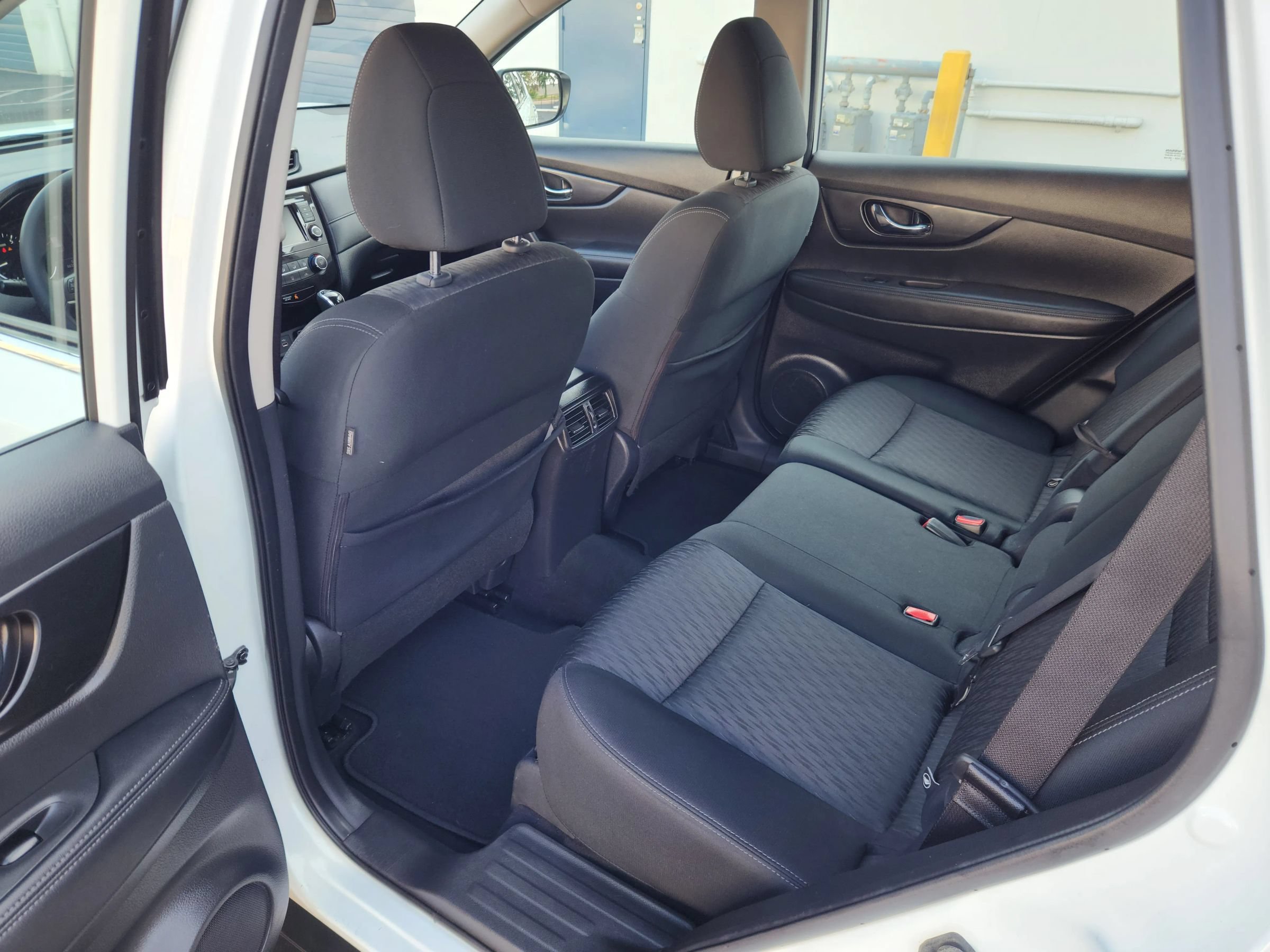 Used 2018 Nissan Rogue S AWD/4WD image 16