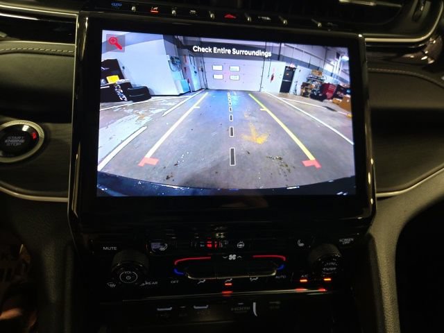 Used 2022 Jeep Grand Cherokee Limited 4xe AWD/4WD image 16